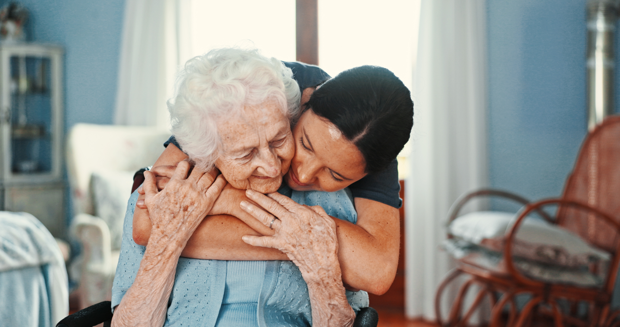 dementia-training-carer-support-home A trained carer providing dementia training support to an elderly person at home in Forton